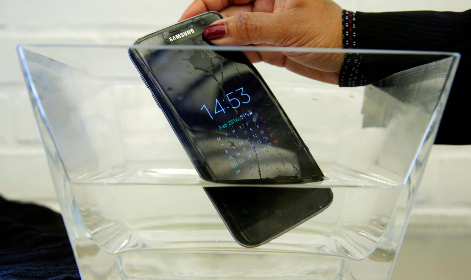 phone-submerged-in-water