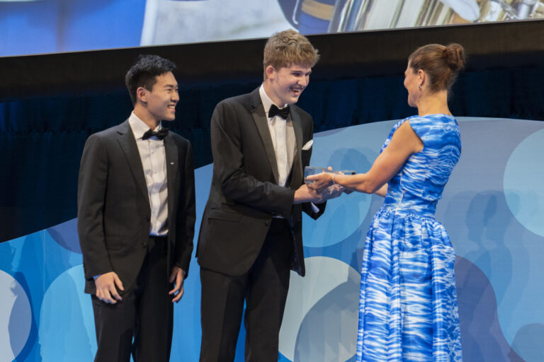 Wenqi (Jonathan) Zhao and Christopher Whitfeld from United Kingdom receives the prestigious Stockholm Junior Water Prize 2024 from H.R.H. Crown Princess Victoria of Sweden.